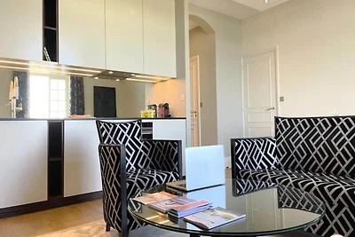 Le Jockey steht mit Parkplatz