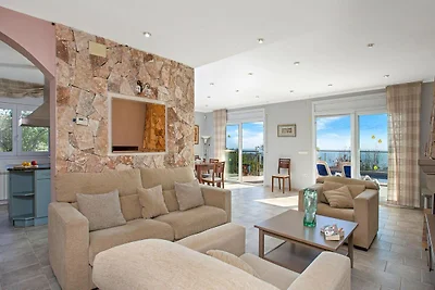 Villa an der Costa Brava mit Pool & Meerblick