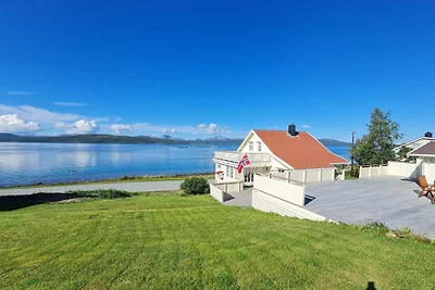6 osob apartament w Finnsnes-By Traum