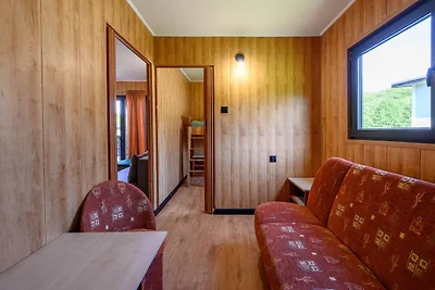 Eingeschossiges Ferienhaus am Teich Nr. 10