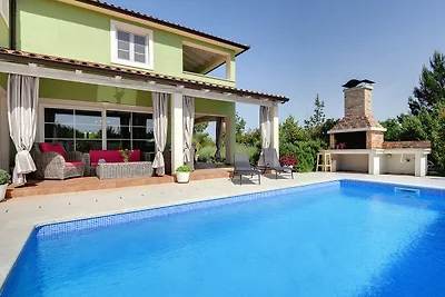 Villa con piscina e jacuzzi