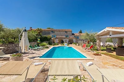 Villa in Vižinada mit Schwimmbecken