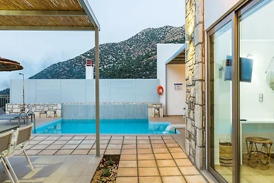 Moderne Villa mit privatem Pool