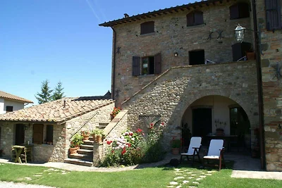 Grazioso appartamento con piscina e giardino