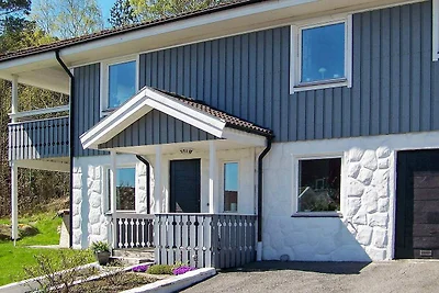 8 persone case ad Vastra frolunda-By Traum