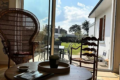 Haus in der Nähe des Wanderwegs GR 34 und der...