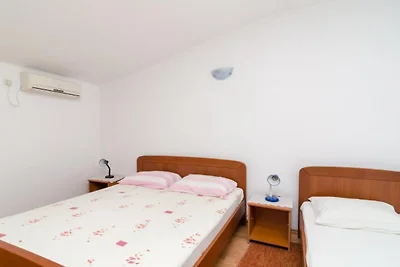 Guest House Sobra 38 - Double Room with Balco...