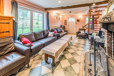 Schöner Bauernhof in Brisy mit Sauna