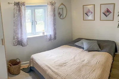 8 Persone case ad Aakirkeby