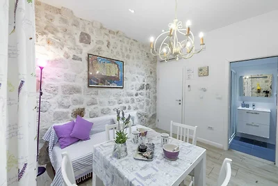 L & L Old Town Apartments - One bedroom Apart...