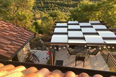 Ferienhaus in Zlarin mit Schwimmbecken