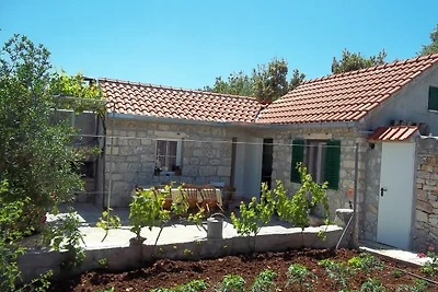Ferienhaus in Mirca mit Terrasse