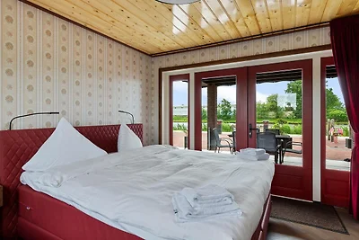 Ferienhaus in Friesland am Kanal & See