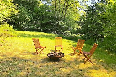 Malerisches Ferienhaus in Windeck mit Garten