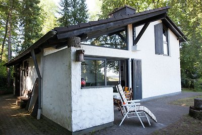 Ferienhaus in Lissendorfer Eifel mit überdach...