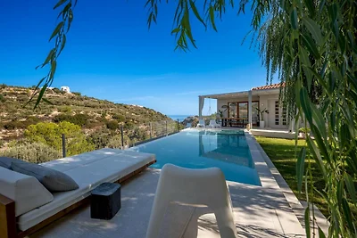 Lussuosa villa a Rethymno con piscina