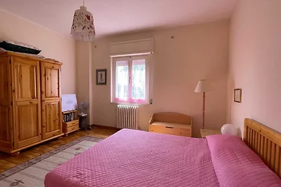 Geräumiges Ferienhaus in Lapedona mit Garten