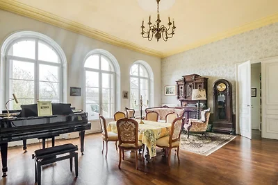 Schloss mit privatem Park und Tennisplatz