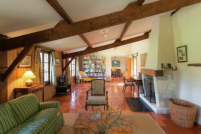 Exquisites Ferienhaus in Issac mit...