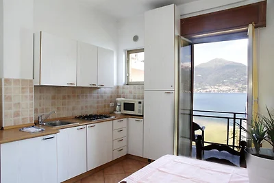 Appartamento moderno a Menaggio con terrazza