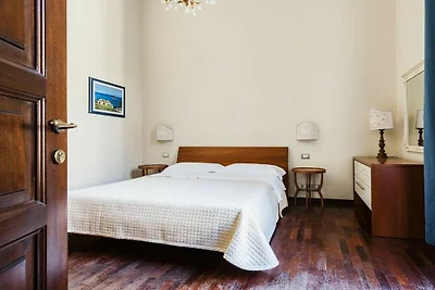 Grimaldi 8 Apartment