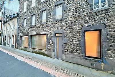 Coin moderne près de l'artère principale