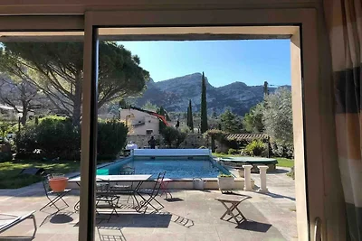 Villa in der Nähe von Avignon mit separaten...