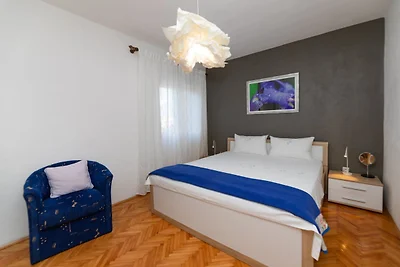 Apartments Martić - Four Bedroom Apartment wi...