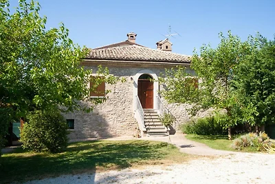 Accogliente casa vacanze con piscina in...