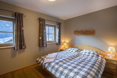 Luxurious chalet with sauna in Königsleiten