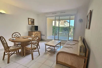 Appartement aan het strand met zwembad