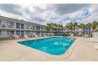 Motel 6 Ft. Pierce, FL | 2 Doppelbetten