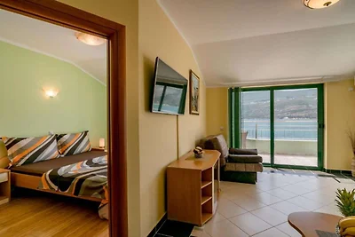 Amor Residence - One Bedroom Apartment with T...