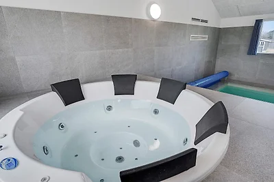 Rifugio di lusso con piscina a Kegnaes