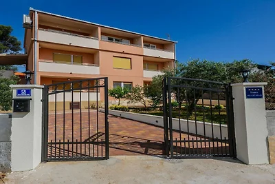 Küstenwohnung in Sibenik-Brodarica