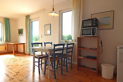 Vakantiehuis met groot terras aan het water