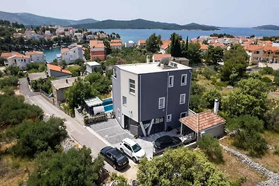 Helles Penthouse mit Meerblick, Hvar