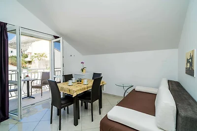 Villa Samba - Two Bedroom Apartment with Balc...