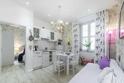 L & L Old Town Apartments - One bedroom Apart...