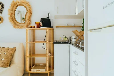 Appartamento con terrazza sul mare e piscina