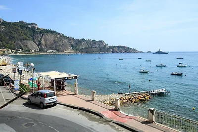 Schöne Wohnung am Meer in Giardini Naxos