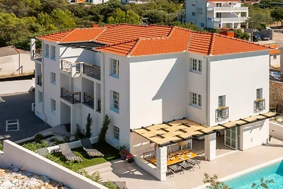 Villa Verde Ražanj mit beheiztem Pool