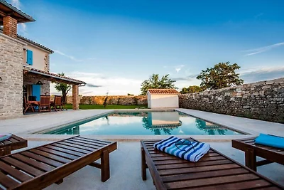 Villa in Krmed mit Schwimmbecken