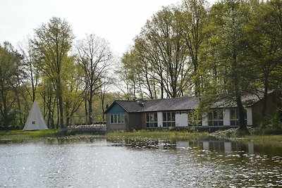 Modernes Ferienhaus in Stramproy im Wald