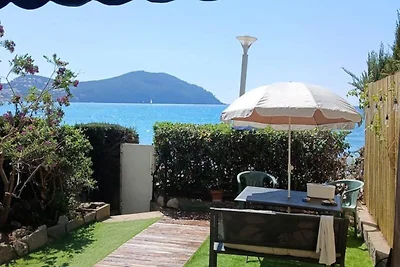 Apartment in Saint-Cyr-sur-Mer am Meer