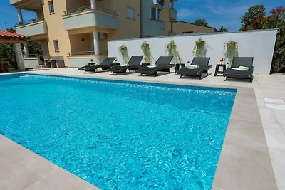 Wohnung in Fazana mit Schwimmbecken