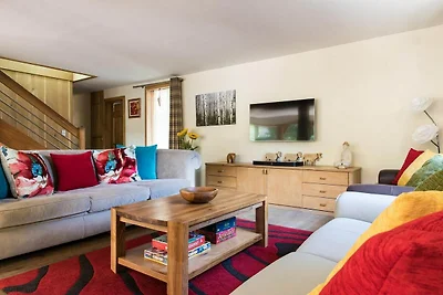 Chalet with Mont Blanc Views, Hot Tub & Separ...