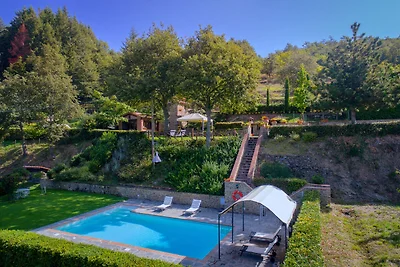 Verlockendes Ferienhaus in Cortona mit Pool