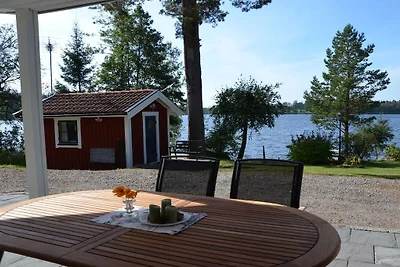 Prachtig vakantiehuis aan het meer met boot.