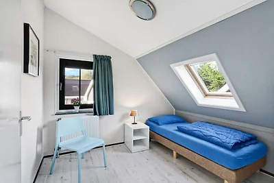 Ferienhaus in Schoorl mit Terrasse
